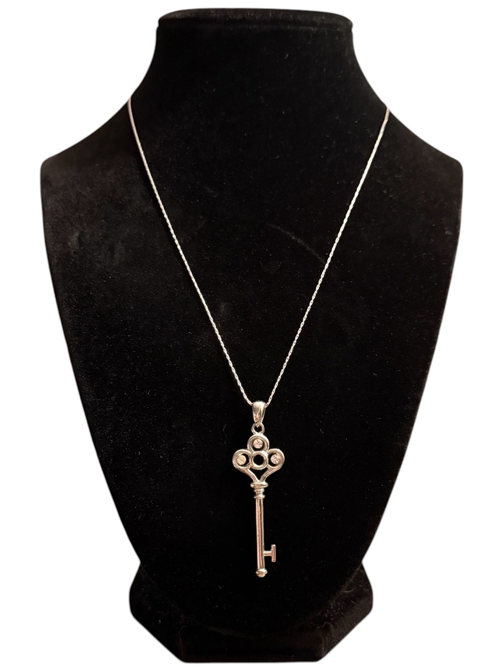 Silver Key Pendant Necklace for Women - Elegant Silver Tone